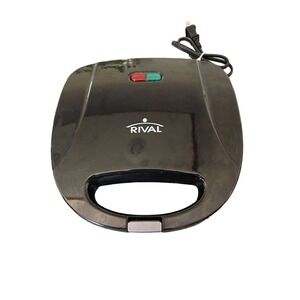 Rival‎ 2- Slice Waffle Maker S6136W Great condition!